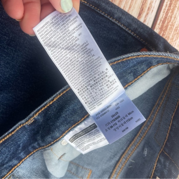 New Men’s Levi’s Jeans Size 38- 550 Relaxed - Picture 5 of 7